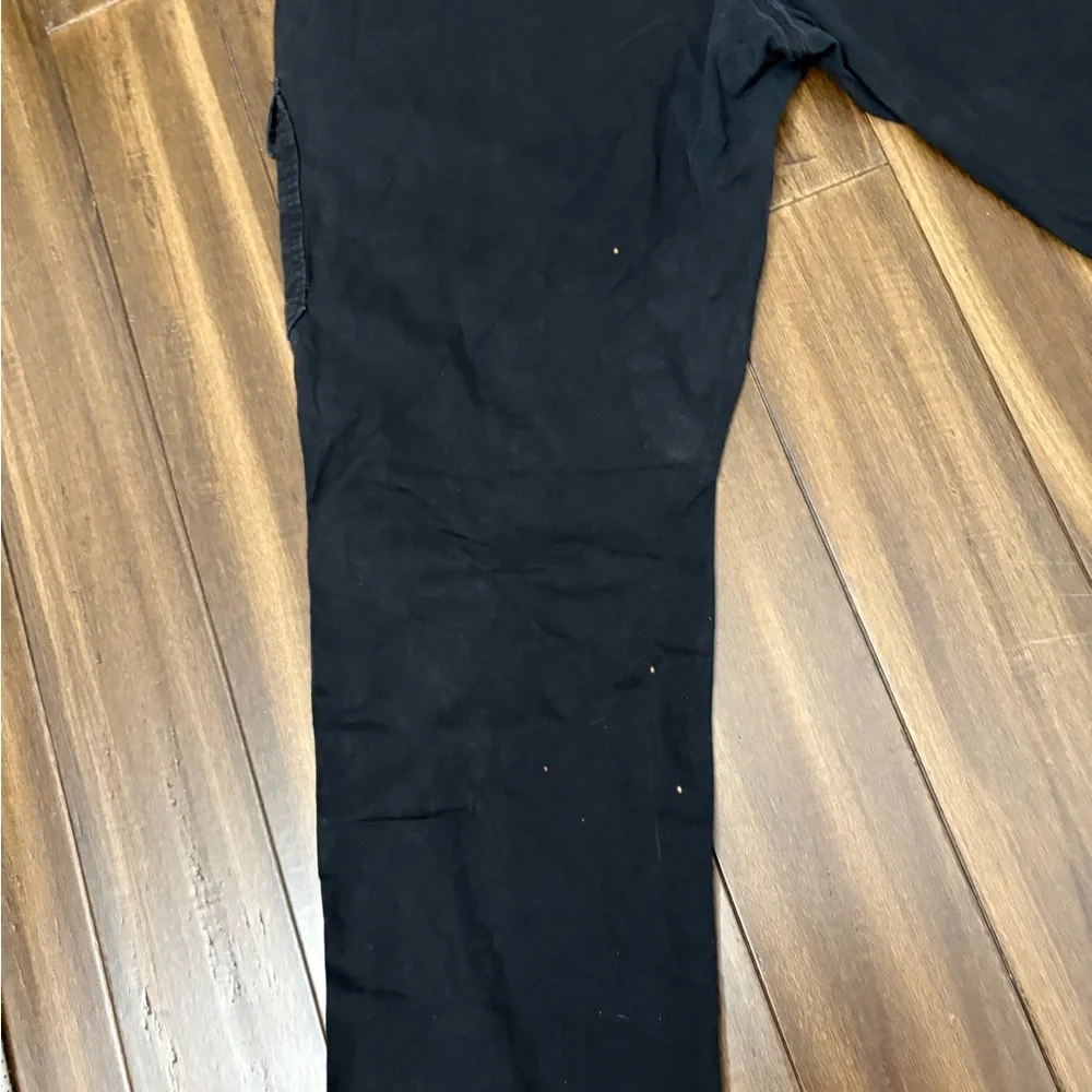 Stylish Wrangler Relaxed Fit Men's Black Cargo Pants Thrashed 44x32 Belt Loops